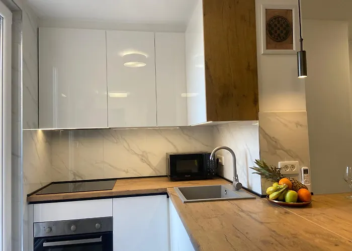 Lucia Apartment Split